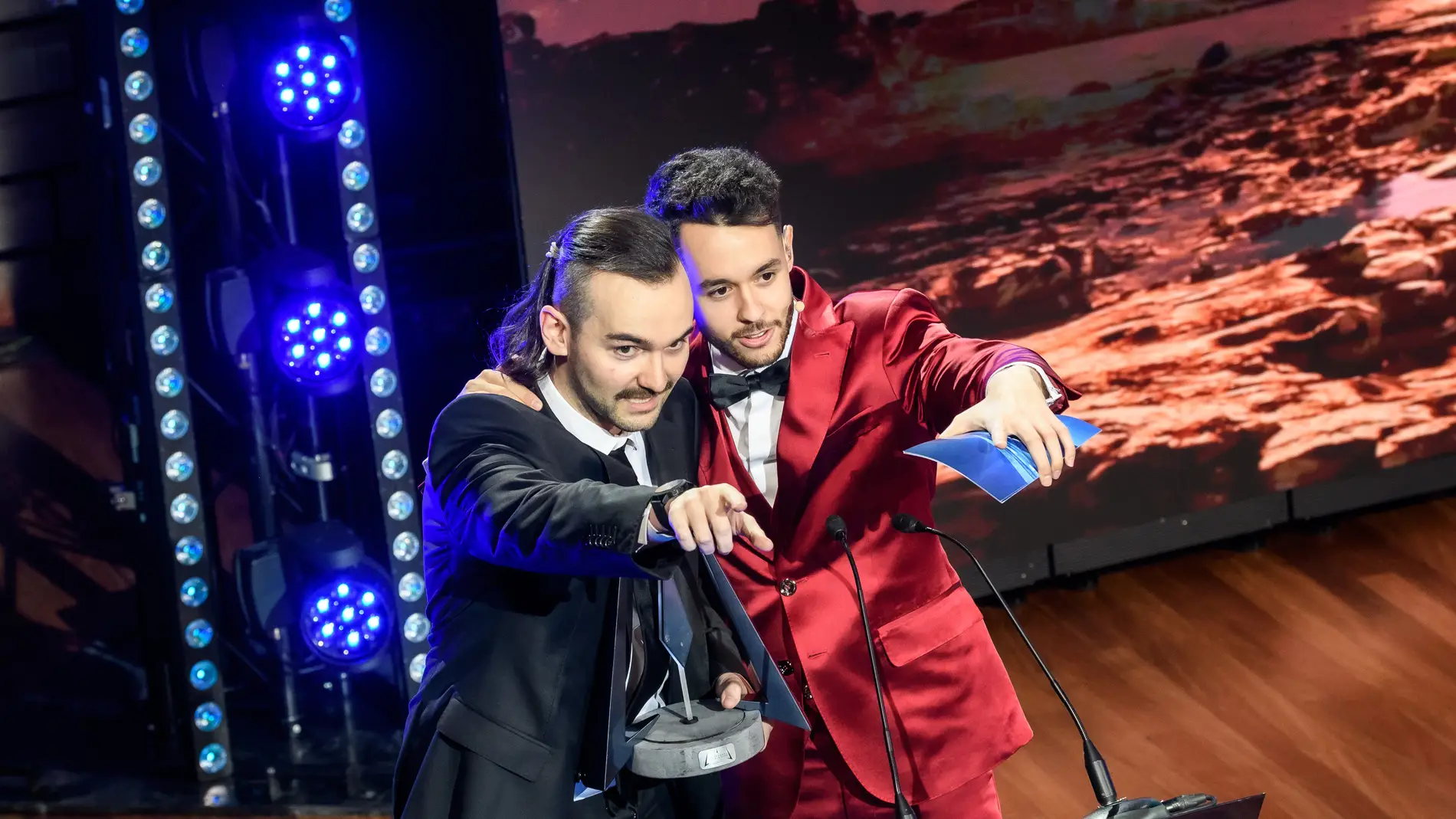 ElXokas y TheGrefg en los ESLAND: "¿Ves mi premio? Pues me lo voy a olvidar allí?