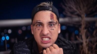 Yao Cabrera reaparece en silla de ruedas tras su caída, denuncia a Maidana y manda callar a los haters