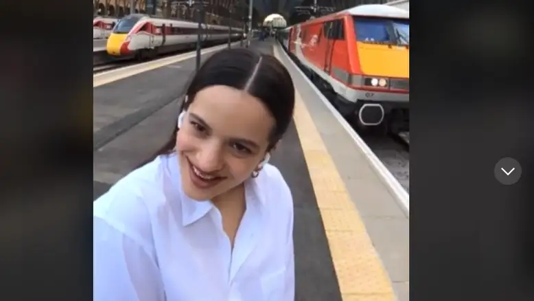 Rosalía sabe de trenes