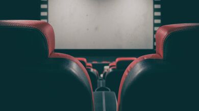 Un espectador de un cine rectifica su reseña de hace años al descubrir que es miope