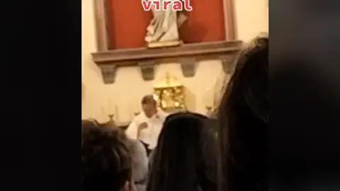 Un párroco eructando Un párroco eructando