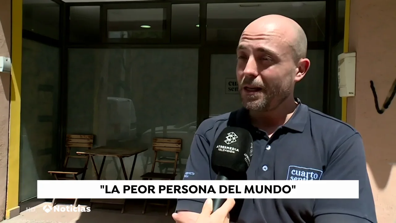 Su imagen da la vuelta al mundo como la "peor persona del mundo"