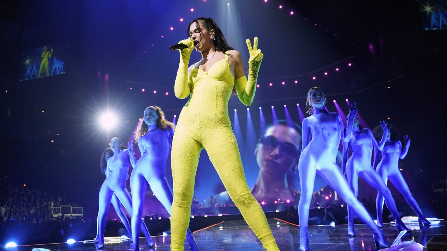 Dua Lipa en concierto.