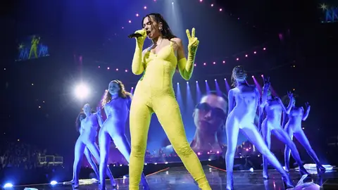 Dua Lipa en concierto. Dua Lipa en concierto.