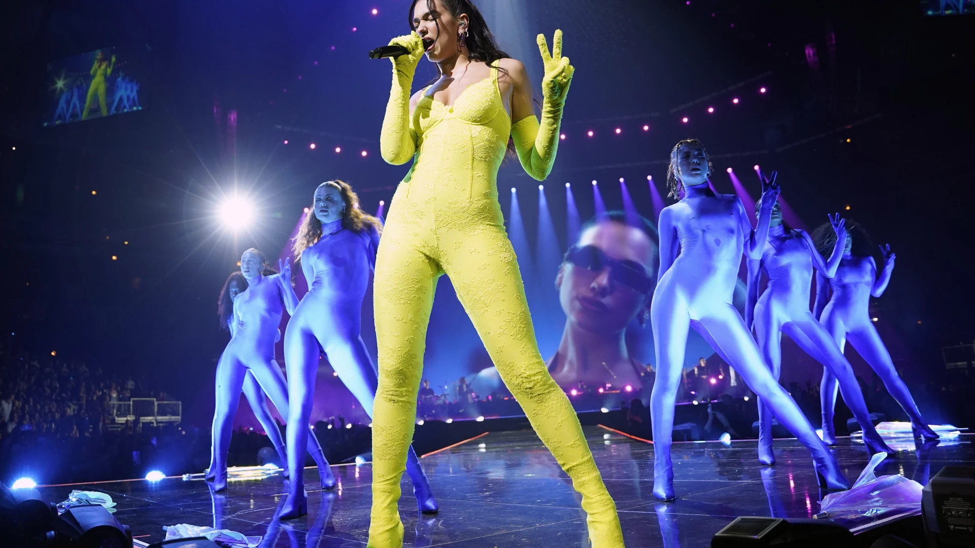 Dua Lipa en concierto.