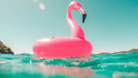 Evita golpes de calor con esta sencilla app para el móvil Flotador en el agua
