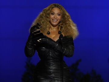 Beyoncé en los Premios Grammy 2021.