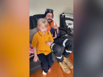 Le da la sorpresa de su vida a su hija por su cumpleaños (y no es un perro)
