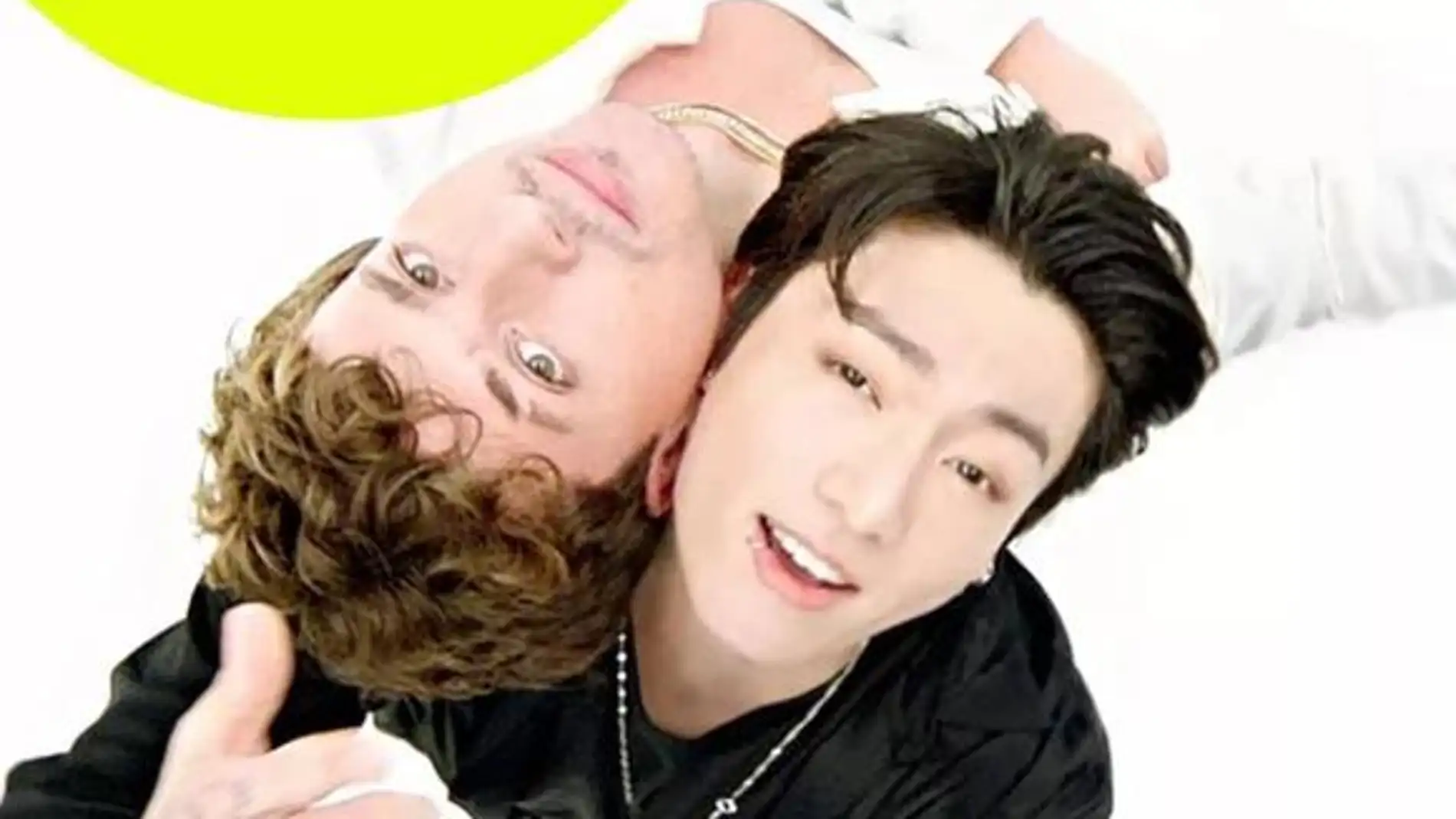 Jungkook y Charlie Puth en 'Left And Right'.