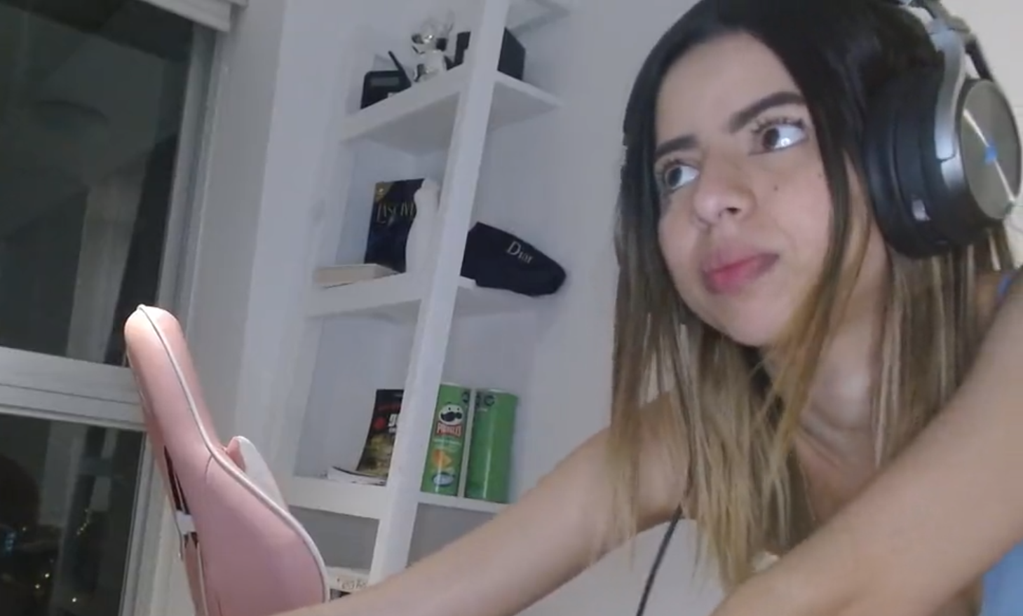 Arigameplays cogiendo