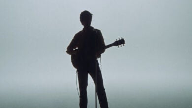 Arctic Monkeys deslumbra con 'Body Paint' y domina los 'trends' en redes