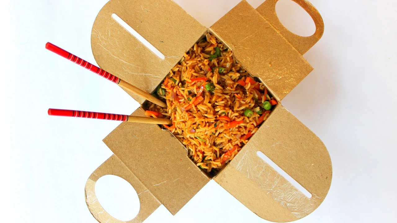 Comida china para llevar (archivo)