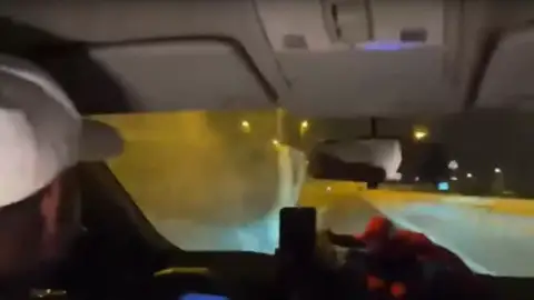 El coche que casi impacta contra Castro1021 El coche que casi impacta contra Castro1021