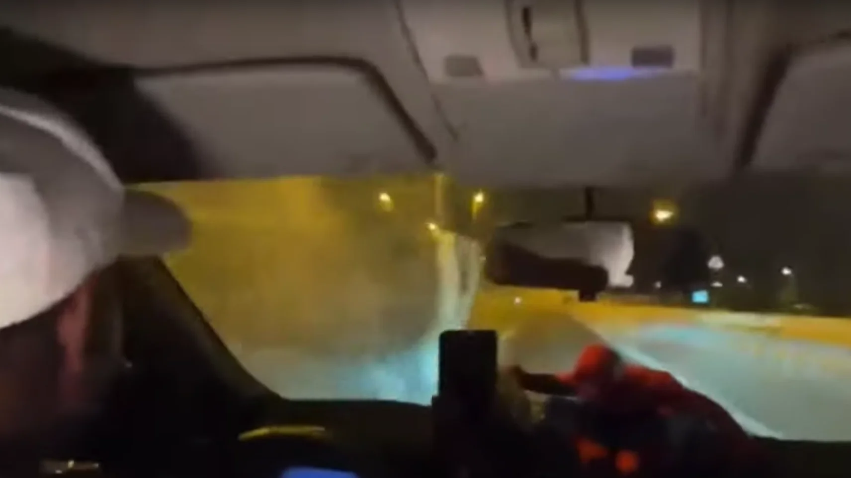 El coche que casi impacta contra Castro1021 El coche que casi impacta contra Castro1021