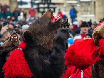 Festival del oso en Onești, Rumania