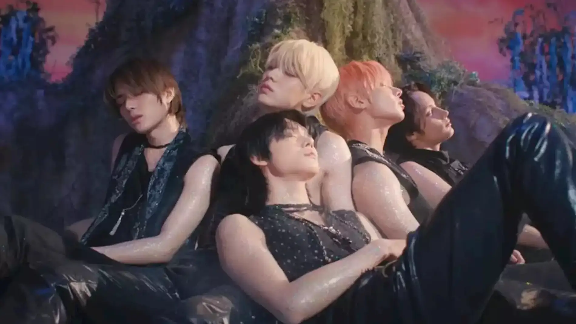 TXT en 'Sugar Rush Ride'.