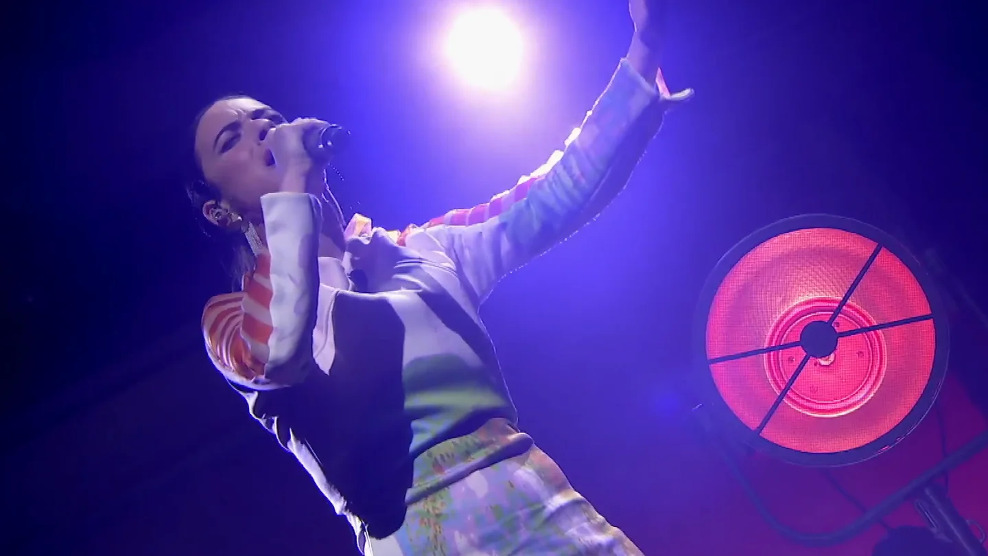 Blanca Paloma cantando 'EaEa'. Blanca Paloma cantando 'EaEa'.