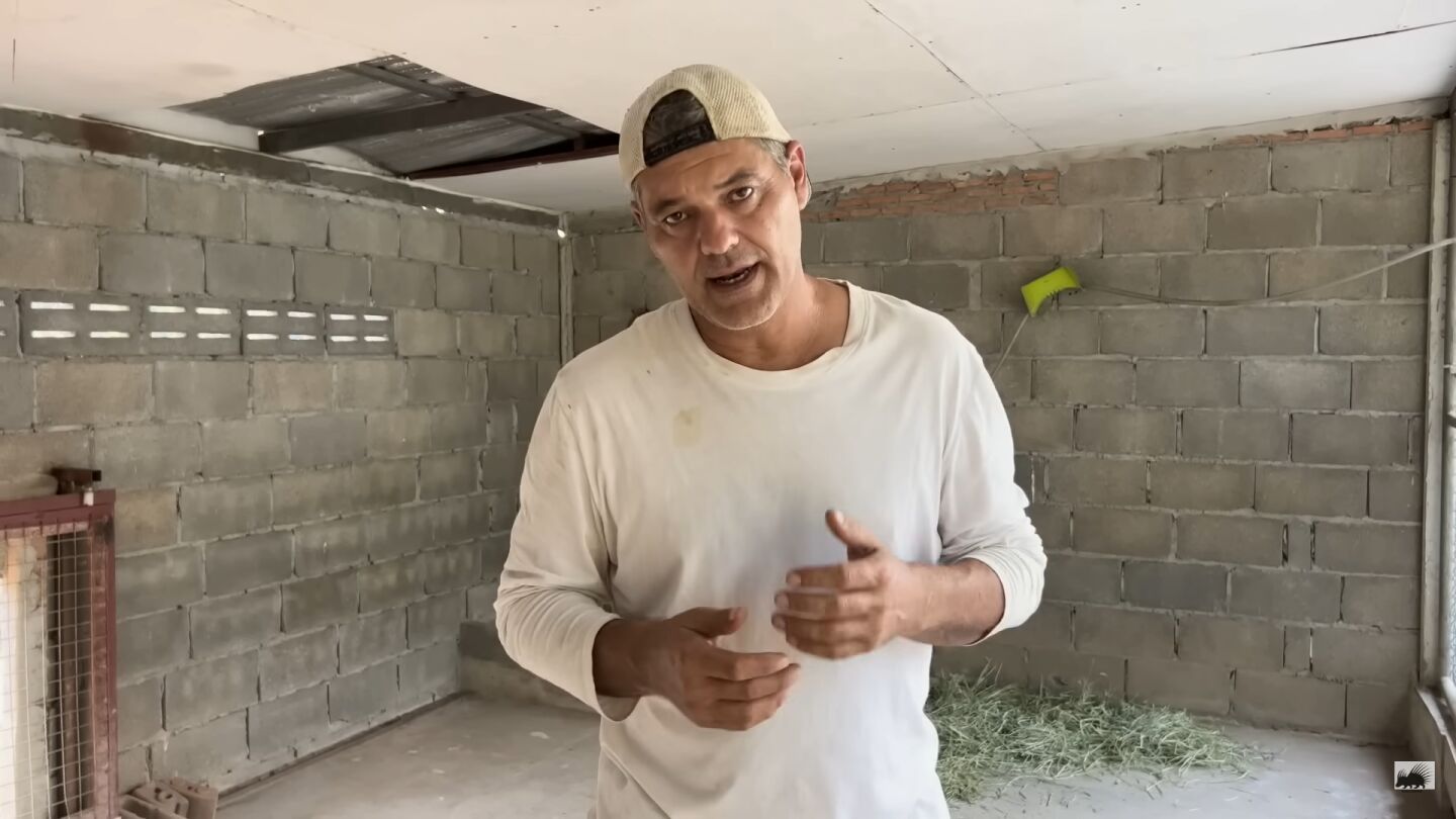 Frank Cuesta en su v&iacute;deo para YoSoyPlex.