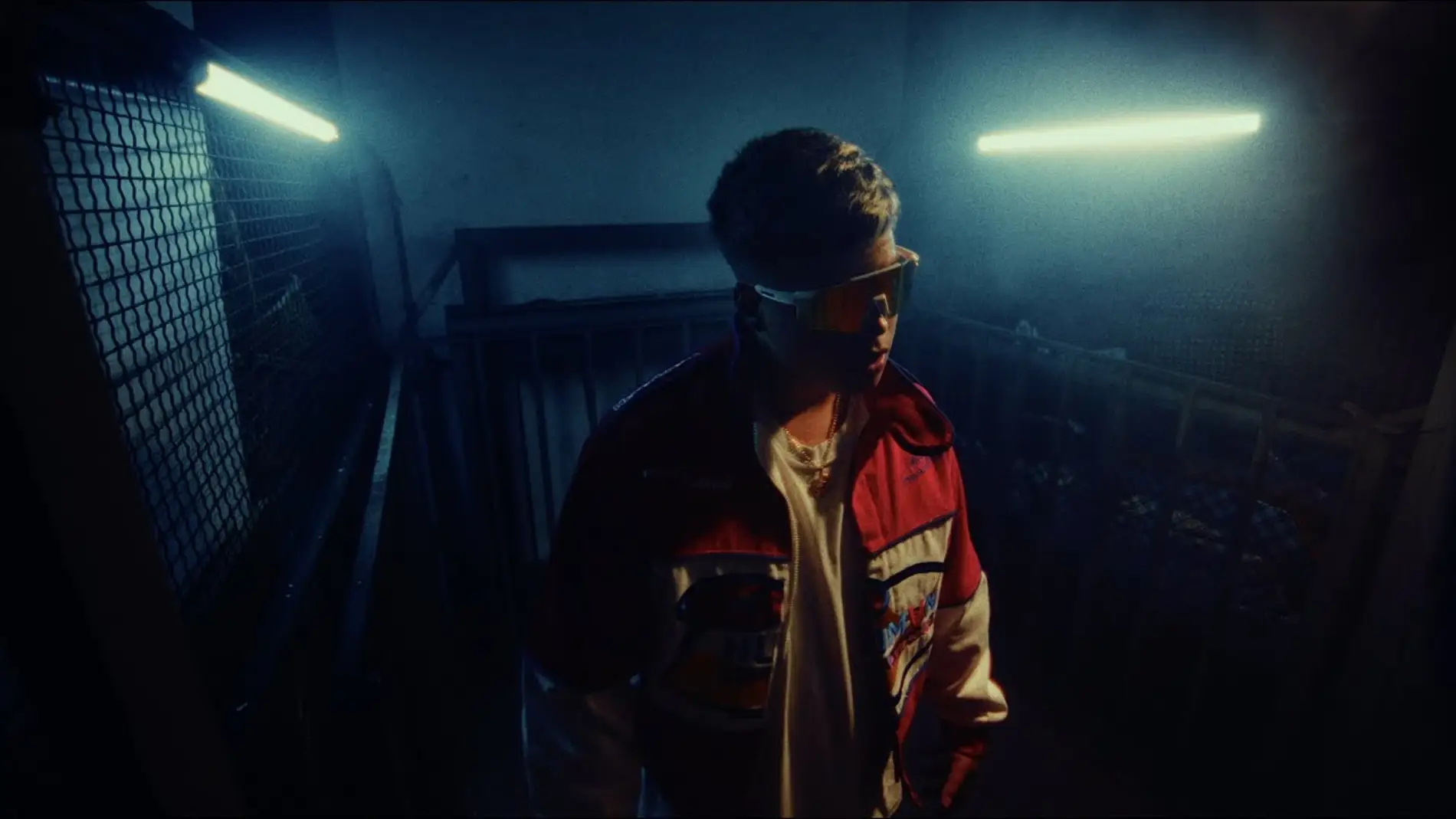 Saiko en el videoclip de 'Crystal'.