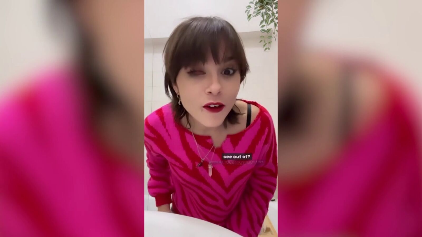 Kelsey Ellison, la youtuber que perdió un ojo a la que comparan con un cíclope