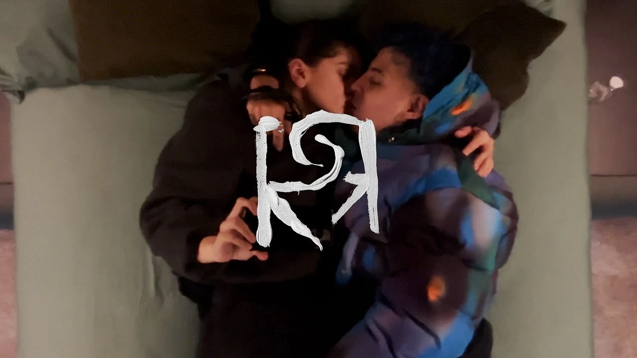 Rosal&iacute;a y Rauw Alejandro en el trailer de 'BESO'.