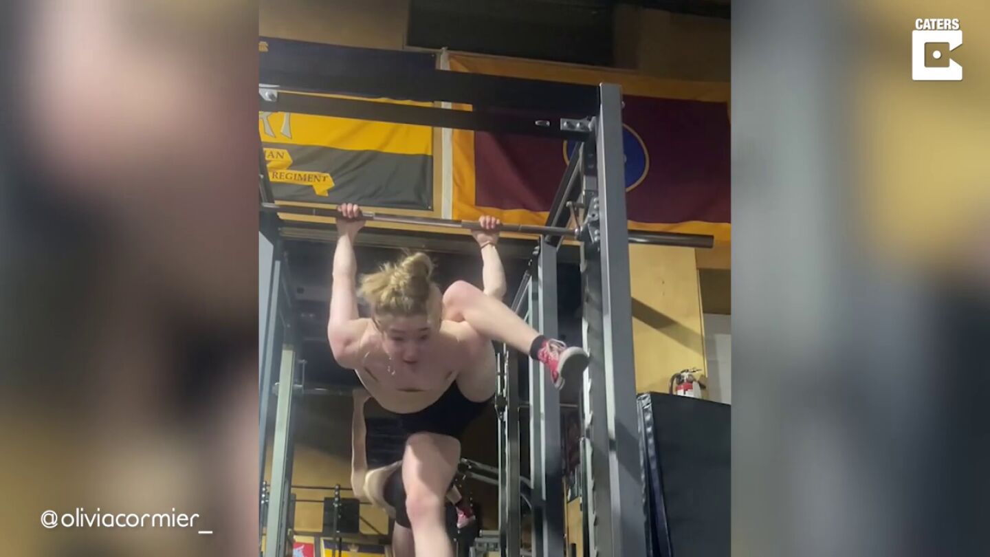 Se queda enganchada bocabajo en la jaula de gimnasio: el doloroso v&iacute;deo que han visto 14 millones de personas en TikTok