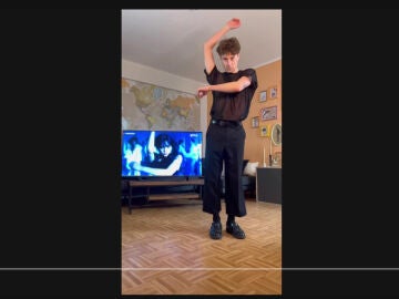 Un profesor de ballet arrasa en TikTok recreando los bailes más famosos del cine y la televisión