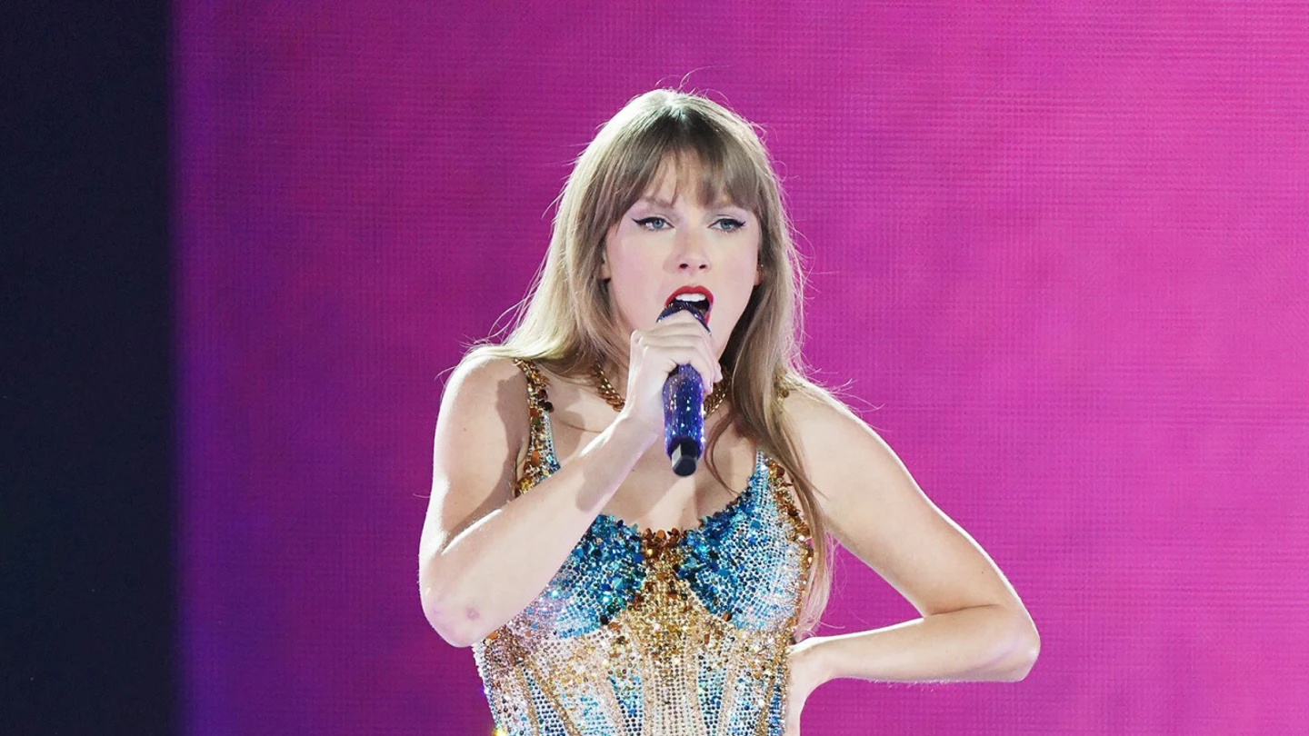 Taylor Swift en uno de sus shows. Taylor Swift en uno de sus shows.