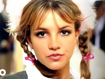 Britney Spears en el videoclip de '...Baby One More Time'