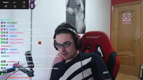 Shiro durante uno de sus streams Shiro durante uno de sus streams