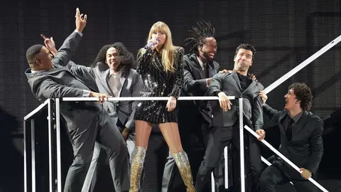 Taylor Swift en su concierto. Taylor Swift en su concierto.