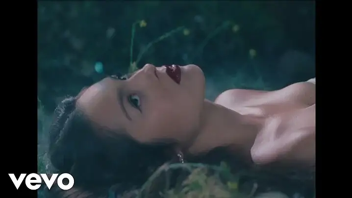 Olivia Rodrigo durante el videoclip de &#39;Vampire&#39;