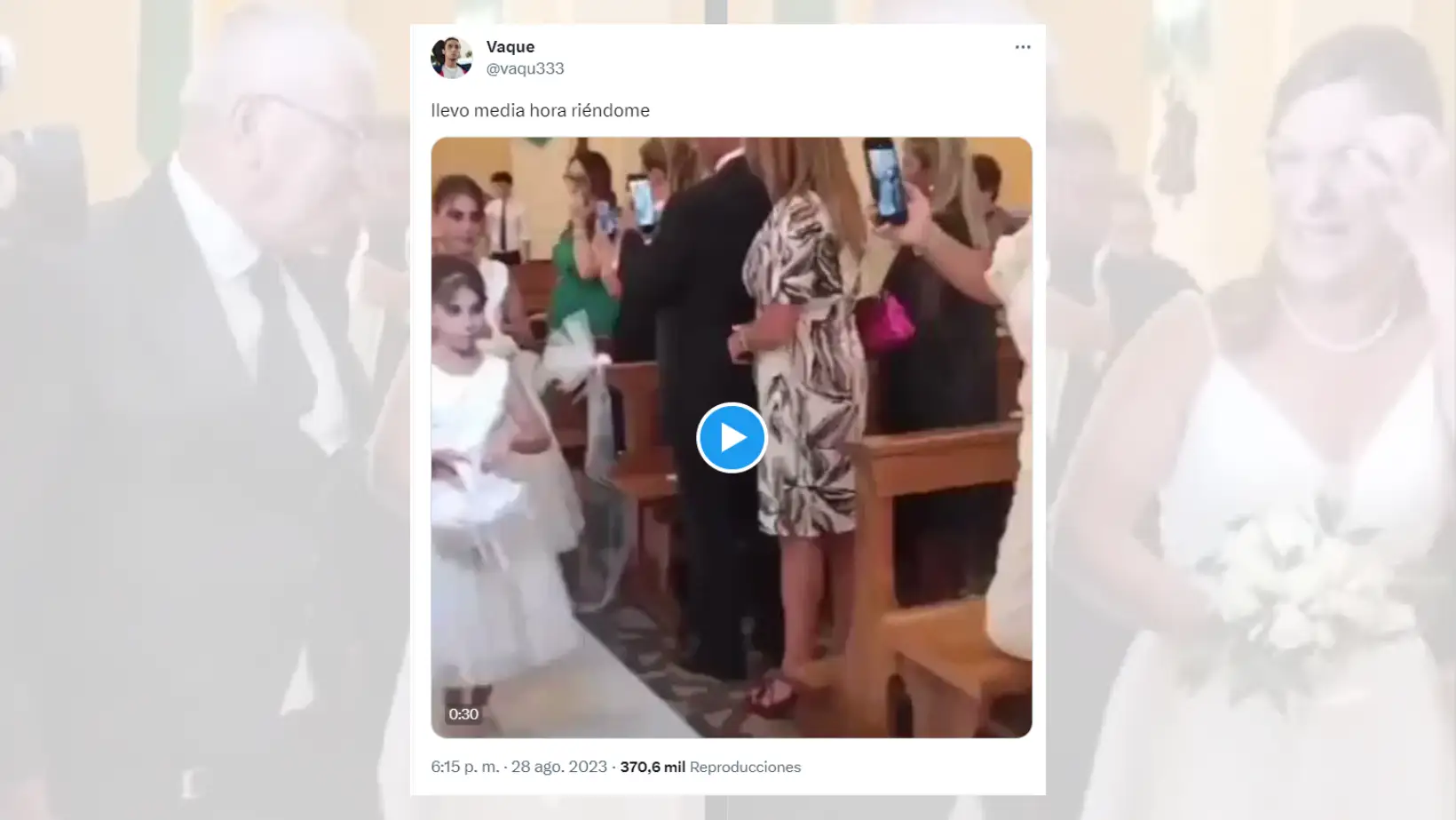 Tuit viral sobre un padre al que se le caen los pantalones mientras lleva a su hija al altar.