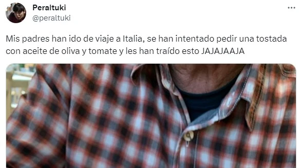Lo que le trajeron a sus padres al pedir una tostada Lo que le trajeron a sus padres al pedir una tostada
