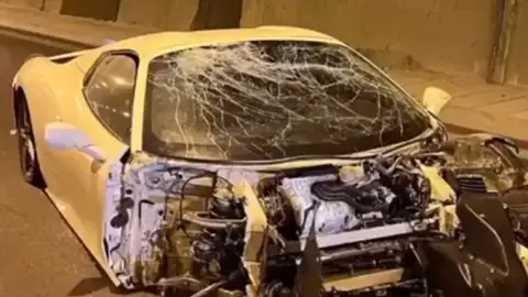 Resultado del vehículo después del accidente. Resultado del vehículo después del accidente.