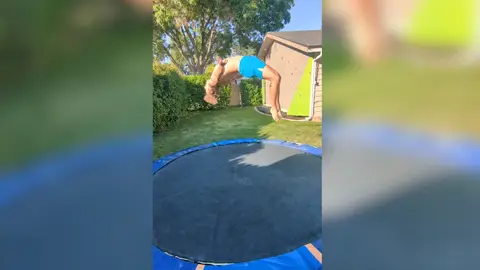 Salto en la cama elástica que podría haber acabado mal Salto en la cama elástica que podría haber acabado mal