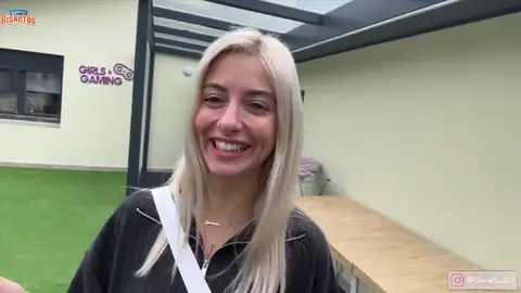 Gemita durante uno de sus streams. Gemita durante uno de sus streams.