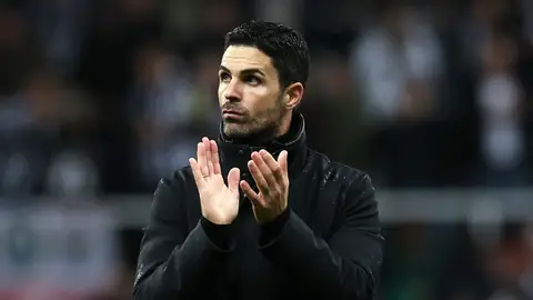Mikel Arteta, aplaudiendo Mikel Arteta, aplaudiendo