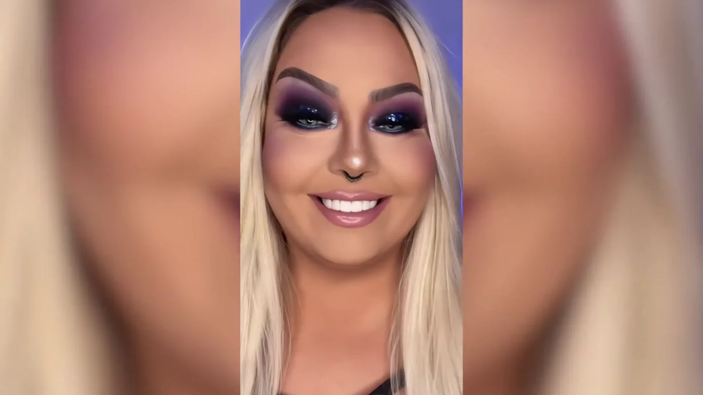 Una tiktoker sin dientes orgullosa de engañar a la gente con sus espectaculares transformaciones Una tiktoker sin dientes orgullosa de engañar a la gente con sus espectaculares transformaciones