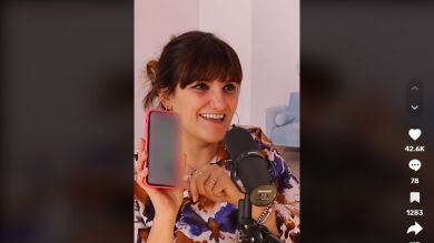 Preguntan a Rozalén por el contacto más famoso en su móvil y la cantautora se pasa el juego: 