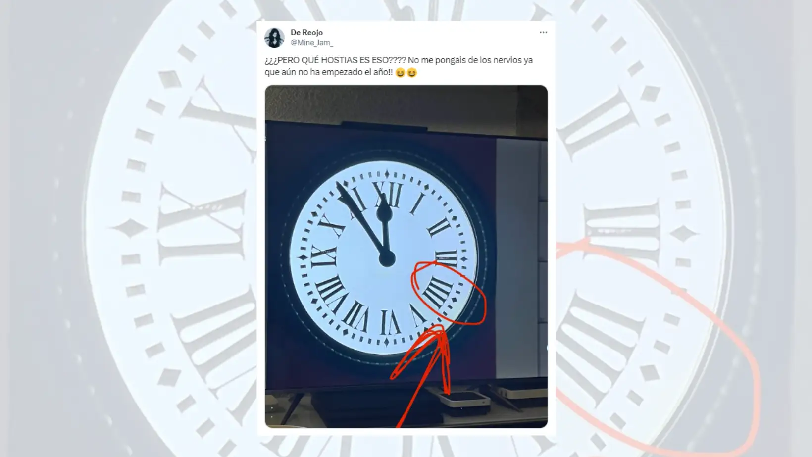Tuit criticando el reloj por tener el cuatro escrito como IIII.