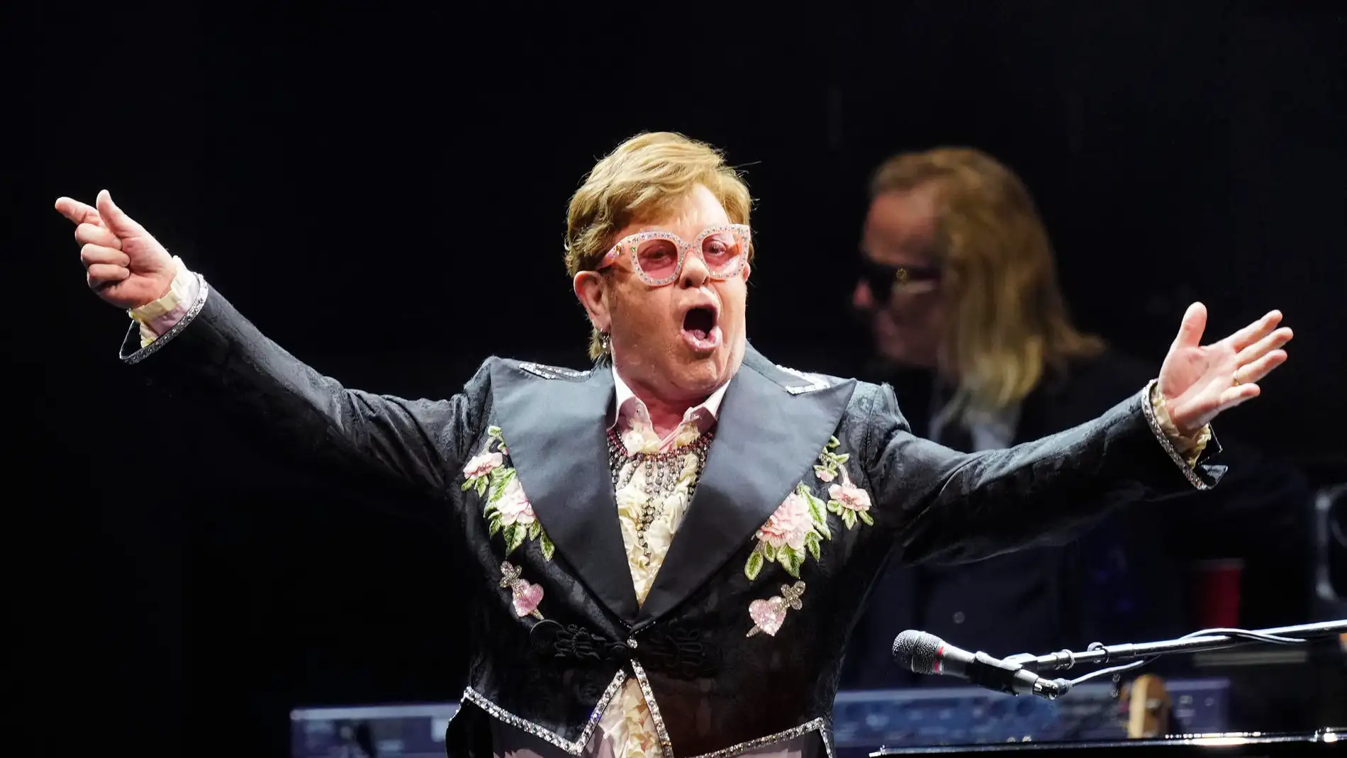 Elton John, durante un concierto, en Barcelona