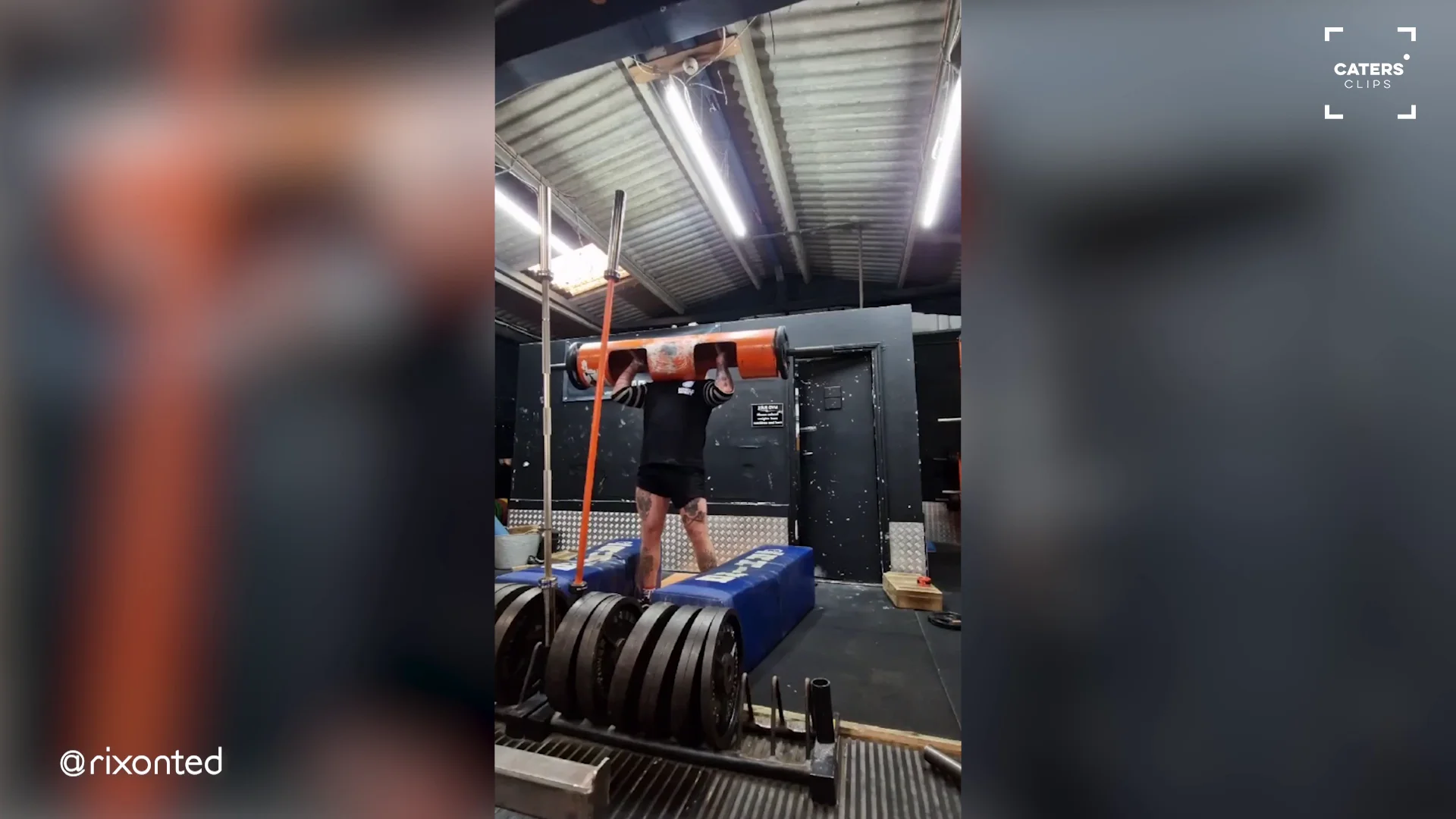 Levanta 100 kilos de peso en el gimnasio y acaba sin dientes
