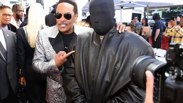 Kanye West con máscara