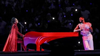 La NFL edita el gallo de Alicia Keys en la Super Bowl al subir el vídeo del Halftime Show a YouTube, pero les pillan