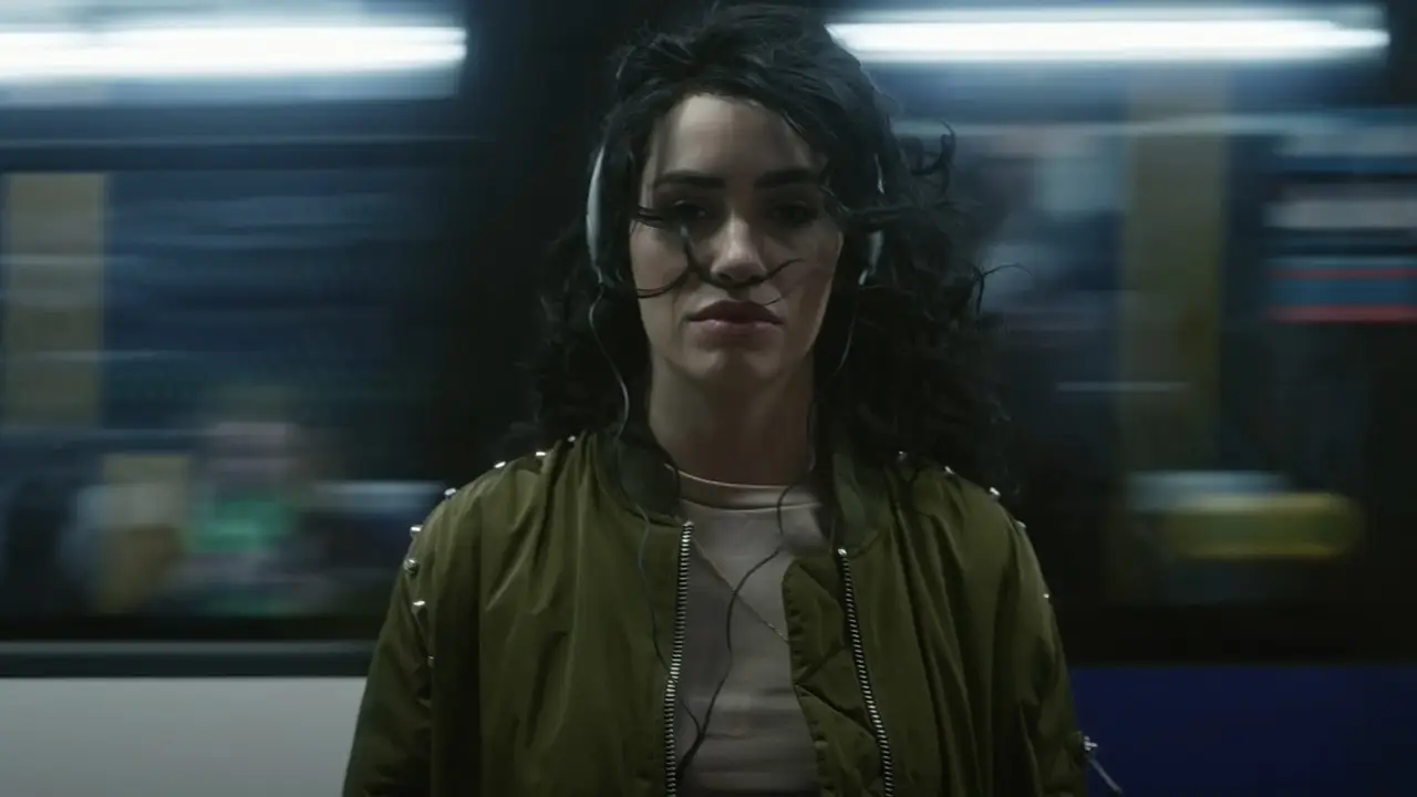 Lali Esposito en el videoclip de Obsesión.