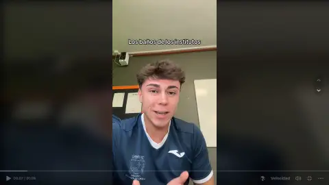 Tiktok baños institutos Tiktok joven hablando baños institutos