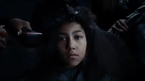 Fragmento del videoclip de Talking Fragmento del videoclip de Talking