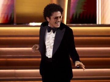 Bruno Mars en los Grammy 2022