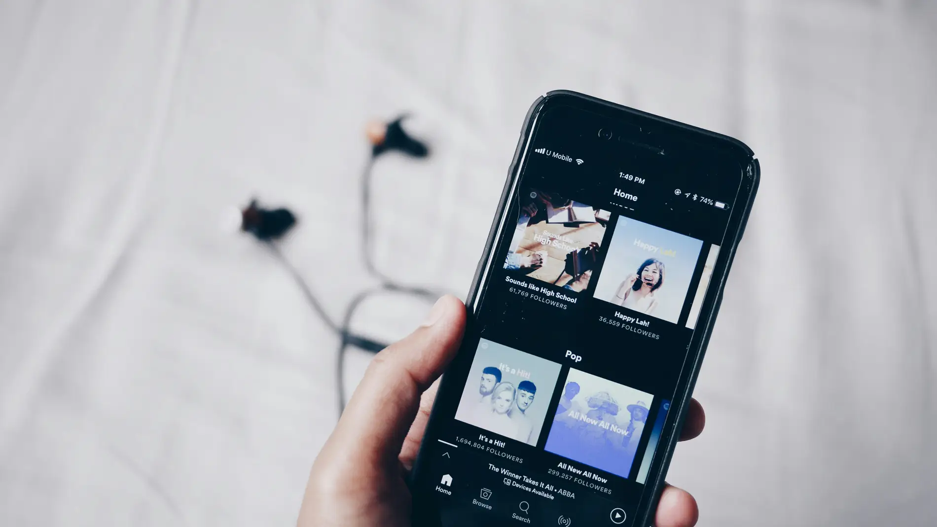 Aplicación de Spotify abierta en un móvil